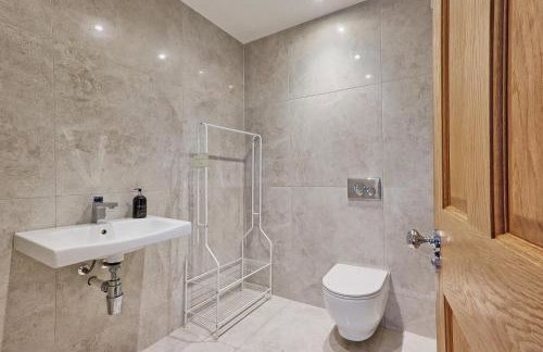 Mayrose House - 6BR 4BATH Luxe Spacious Retreat - Foto 44