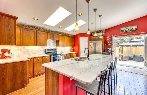 1 Mi to Attractions Getaway with Mtn Views! - Foto 13