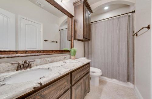 Iron & Ivy 5BR5BA Sleeps 12 - Foto 38