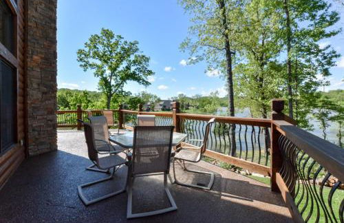 Luxury Lakefront Chalet Resort 2 Pools FREE Amenities Dock Kayaks Waterslide - Foto 60