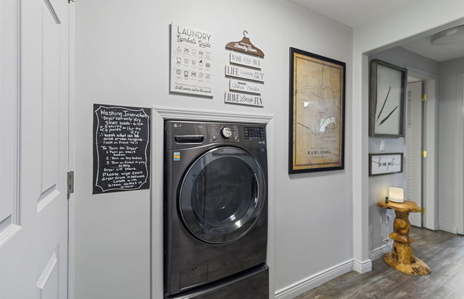 Rayleigh River Retreat - Garden Oasis - Photo 11