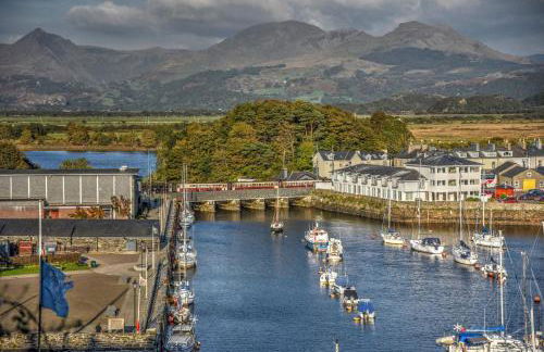 Harbour & Mountain Views, Porthmadog House, Sleeps 9, 4 Bedrooms, Two and Half Bathrooms - Photo 38