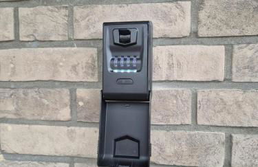 Luxsuite Still und Komfort 2 Balkon Elektrogrill Tischfussball TV-75 Zoll - Foto 10