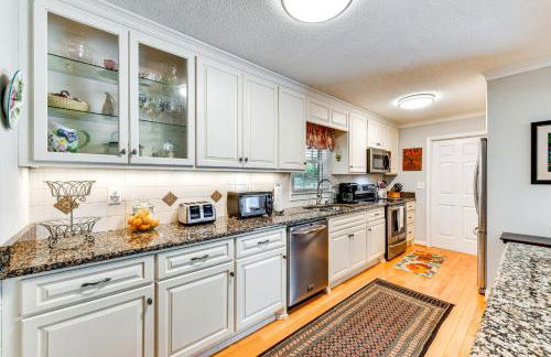 1 Mi to Dtwn Home with Fire Pit and Deck in Hudson! - Foto 10