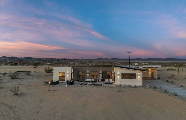 Private Pool, Hot Tub, Firepit Modern Oasis Blue Mirage by Avantstay - Foto 32