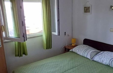 More 1 - sea Front - SA1 - Photo 10