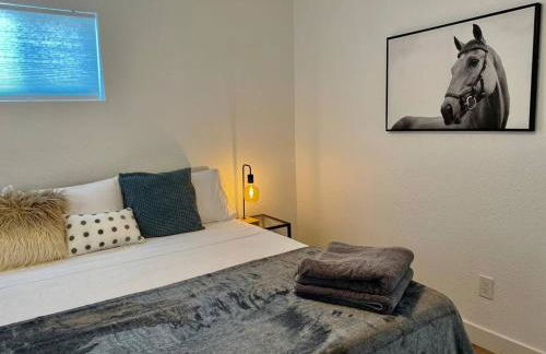 Uniquely remodeled historical district home - Foto 42