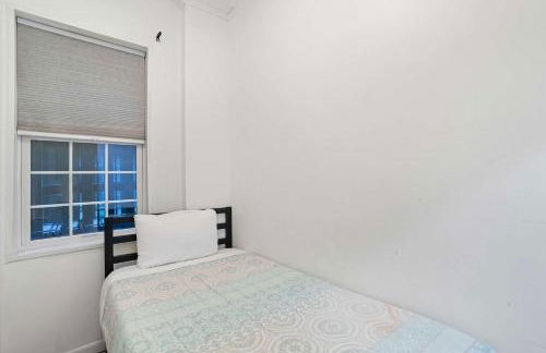 Oversized Family Beach Block Duplex with Game Room - Foto 25