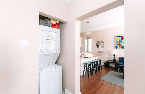 Acrisure Field - Off Street Parking - GroupStay - Foto 26