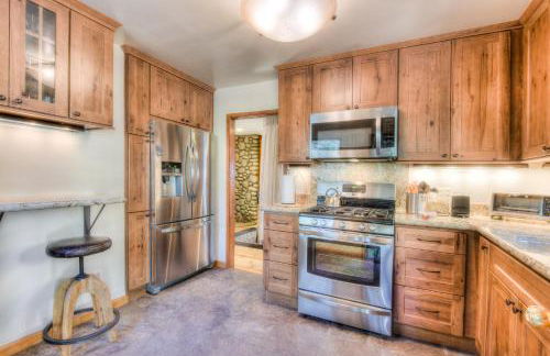 Moonlight Cove w/ Grill Tahoe Beach Next Door! - Foto 19