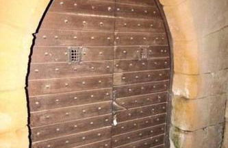 Demeure du XIIIe-XIVe s. dans la cité médiévale. - Photo 11