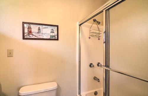 Lakefront Table Rock Getaway with Private Swim Dock! - Foto 15