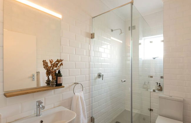 2 Bedroom Apartment, Princess Beach Club, Houtbay - Photo 16