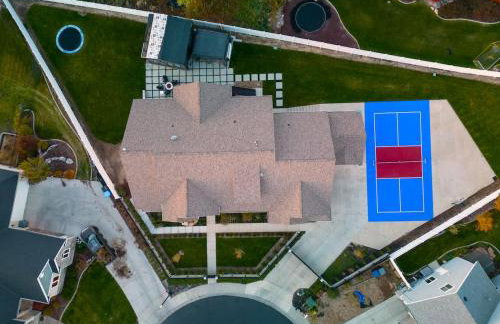 Luxe Family Retreat with Private Pickleball a Large Swim Spa indoor Movie Theatre 2 Outdoor Firepits a Home Gym and more - Foto 48