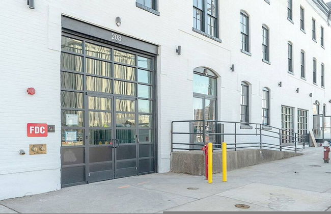 Breakfast Tiffany s Downtown Newport News - Foto 20