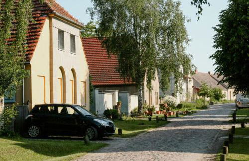 Experience Nature In A Rural Riverside Guesthouse - Foto 25