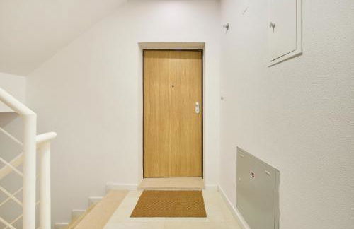 Beachside Modern Flat with AC, By TimeCooler - Foto 51