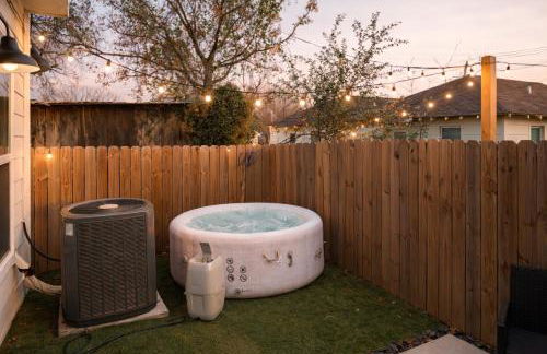 Stylish & Spacious 3BR Gem With Hot tub Near Downtown - Foto 52