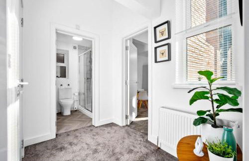 Stylish Apartment - Fast WiFi - Netflix - On Street Parking 1BR - Foto 37