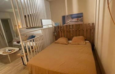 Grand studio avec terrasse ensoleillée 15 min plage - Foto 1