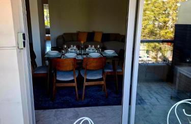 Elegant and comfortable 3 room, beach & transport within walking distance - Photo 9