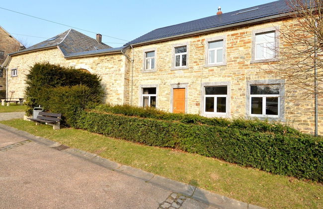 Walk Luxury Stay With Pool - Photo 1