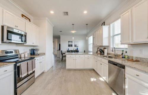 Pet-Friendly Port Charlotte Home with Pond Views! - Foto 11