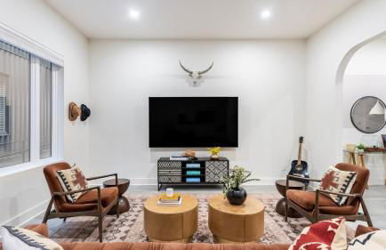 Sleeps 28 2 Units Near DT Nashville Outrider by AvantStay - Foto 80