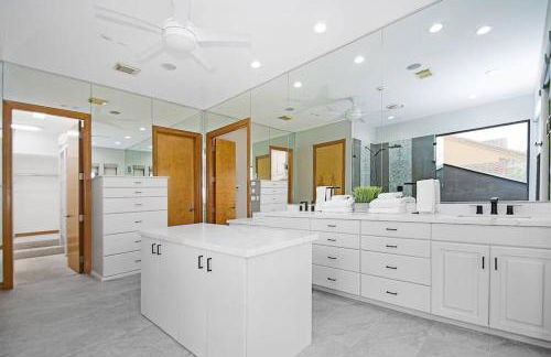 Bay Breeze Estate - Heated Pools, Private Pier & Walk to the Kemah Boardwalk - Foto 20