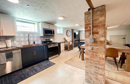 Historical Boiler Maker - Downtown Muskegon - Foto 25