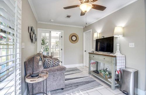 Walk to Beach Waveland Retreat with Yard! - Foto 6