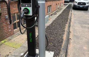 Modern & Spacious 2BR Apartment with Gym & Parking - Photo 29