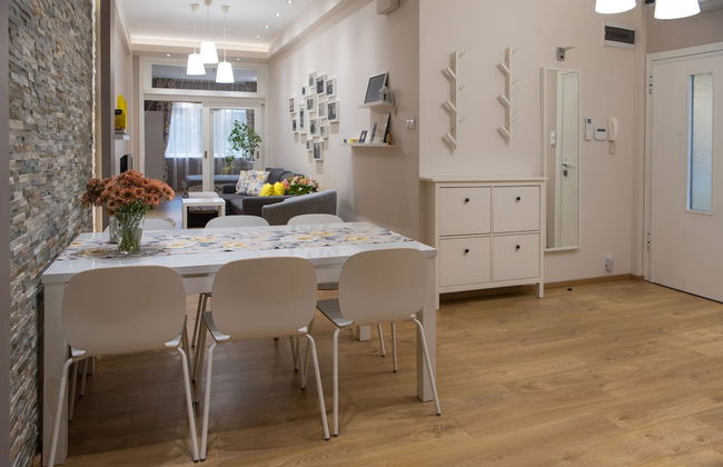 The North Tower Apartment - Photo 20