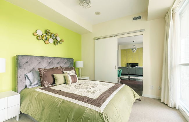 Maple Leaf Square - Photo 12