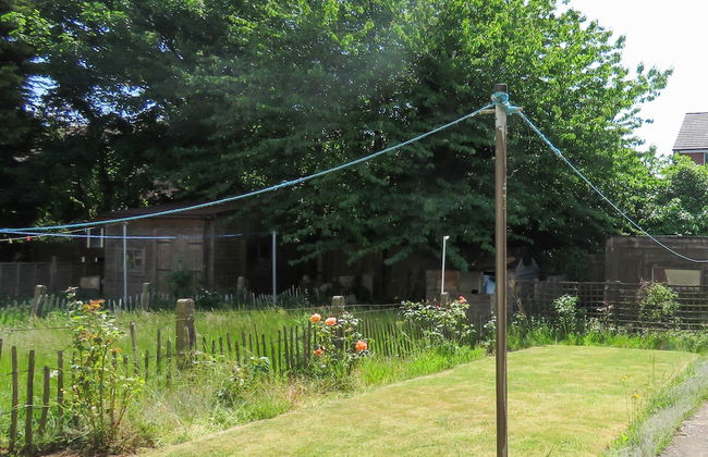 Tudors eSuites 4 Bedroom House with Garden & 9 Beds - Foto 34