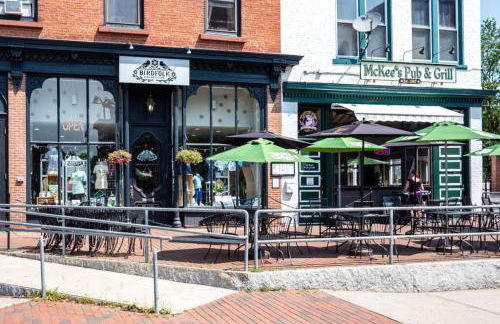 Bohemian Bungalow with Hot Tub - Foto 30