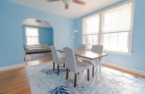 Charming 3BR Home With 2 Parking Spot, Near Transit & Shopping, - Foto 8