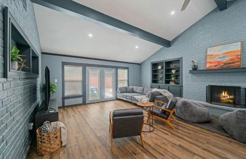 Amazing 4BR 2BA Winter Home with Pool & Game-Movie Room - Foto 2