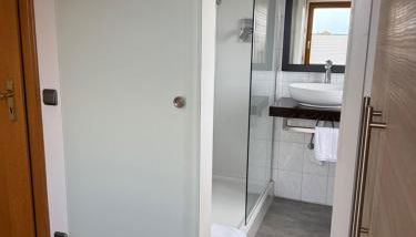 Apartment Hotel Huber, Zimmer und Apartments - Photo 5