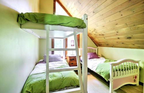 East Burke House with Deck Less Than 3 Mi to Kingdom Trails! - Photo 17