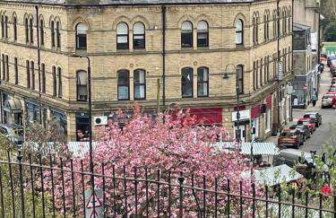 Stylish apartment in the centre of Hebden Bridge. - Photo 21