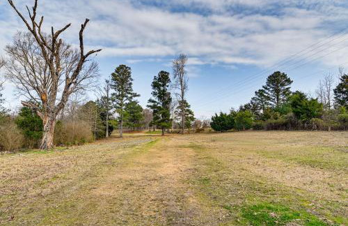 2 Mi to MSU Campus! Family Abode with Spacious Yard - Foto 29