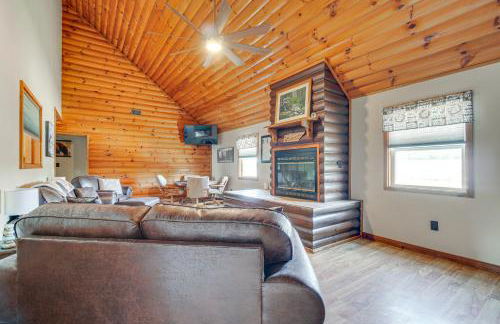Boat Dock Pet-Friendly Douglas Lake Getaway! - Foto 6
