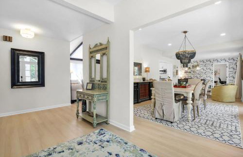 NEW! The White House, with 2 King Ensuites close to Parris Island and Downtown - Foto 8