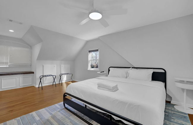 Chamblee Retreat 3BR Home w Spacious Porch - Foto 10