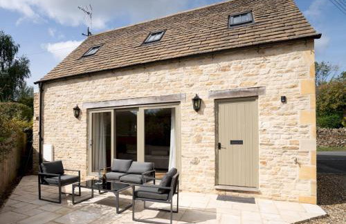 Crooked Cottage in picturesque Upper Oddington - Pass the Keys - Photo 23