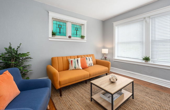 Central Garden Getaways Corp Rentals by NamaStay - Photo 34