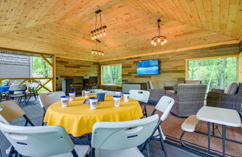 Custom-Built Clarklake Cabin: Sauna & Cold Plunge! - Photo 4
