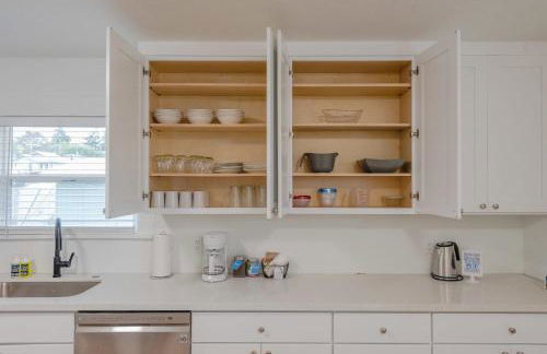 #StayInMyDistrict Coos Bay Primrose Cottage - Foto 20