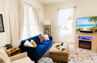 Indoor Hot Tub, Pet Friendly, Bikes, 4-Car Free Parking, Walk to Beach - Foto 2
